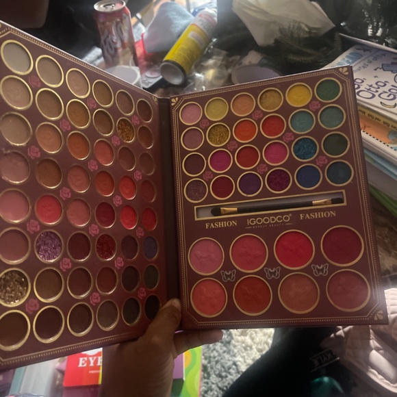 Eyeshadow pallets - Picture 5 of 6